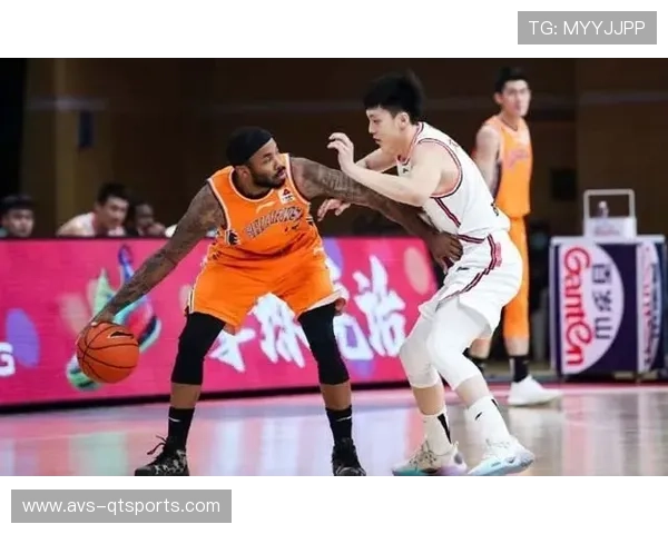 “CBA冷门夜：深圳29分惨败鱼腩，黑马光环褪色”